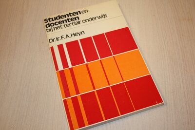 9789023212140 . Titel:  Studenten en docenten bij tertiair onderwijs
