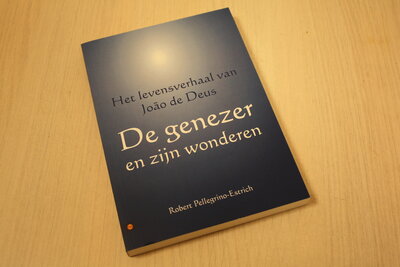 9789048413560 . Titel:  De genezer en zijn wonderen