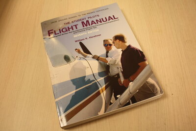 9780813816128 . Titel:  The Student Pilot's Flight Manual Paperback – 1 Jan. 1993