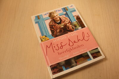 9789049998820 . Titel:  Miss Dahl's heerlijkheden / een food-memoir