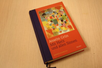 9783451267932 . Titel:  Mit Herz und allen Sinnen. Jahreslesebuch