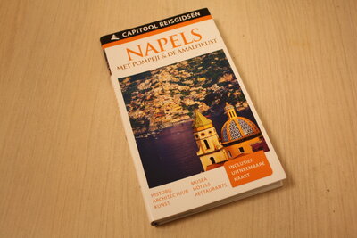 9789000342013 . Titel:  Capitool reisgidsen - Napels Rijk geïllustreerde reisgids die alles biedt voor een geslaagde reis.