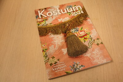 9789072777331 .  Kostuum / Jaarboek Nederlandse Kostuumvereniging