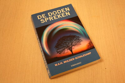 9789060100349 . De doden spreken