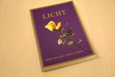 9786058928510 . Titel:  Licht Met liefde voor de mensheid.