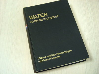 Red. - WATER - Handleiding voor het gebruik van water in de industrie.
