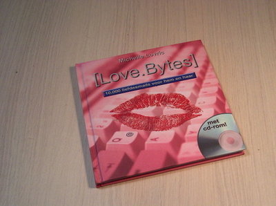 Lovric - [Love.bytes] - 10.000 Liefdesmails voor hem en haa