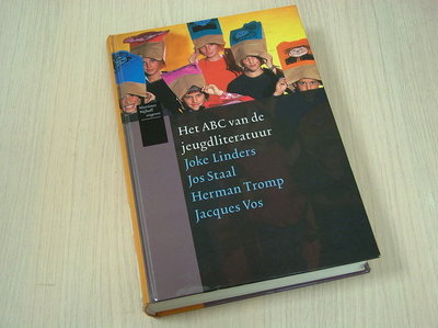 Linders, Joke e.a. - Het ABC van de jeugdliteratuur. In 250 schrijversportretten van Abkoude naar Zonderland