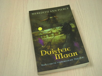 Pierce, Meredith Ann - Duistere maan (boek 2 van de vuurbrenger trilogie)