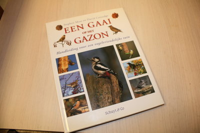 Moss, S. - Een gaai op het gazon